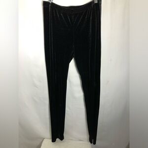 Women’s Black Velvet Pants. 32/31. Frank Lyman.